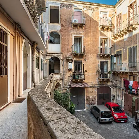 I Colori Di Lalla - 300 M Far From Castello Ursino Apartment Catania