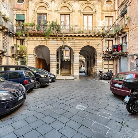 I Colori Di Lalla - 300 M Far From Castello Ursino Apartment Catania